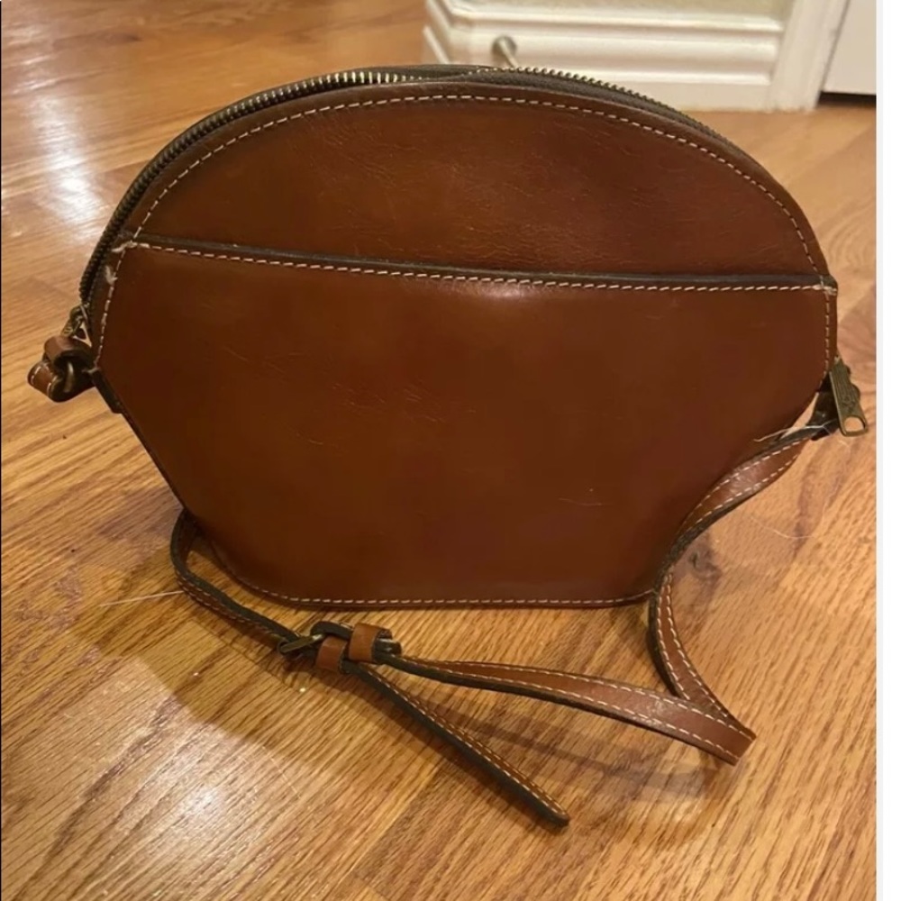 Patricia Nash  FIORA Dome  TAN LEATHER  Satchel   Preowned , 8x10x3.5”